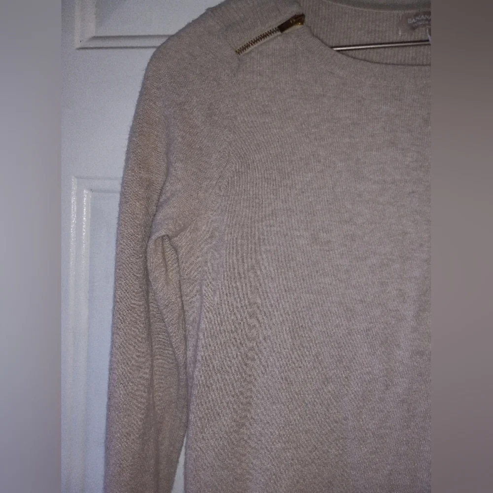 Touch of Cashmere Banana Republic oatmeal cream Sweater Small - Picture 6 of 8